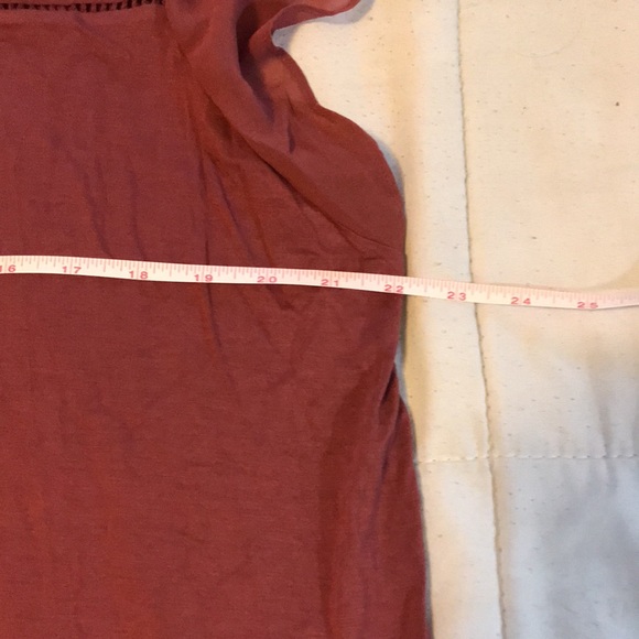 Butterfly cap sleeve top - Picture 3 of 6